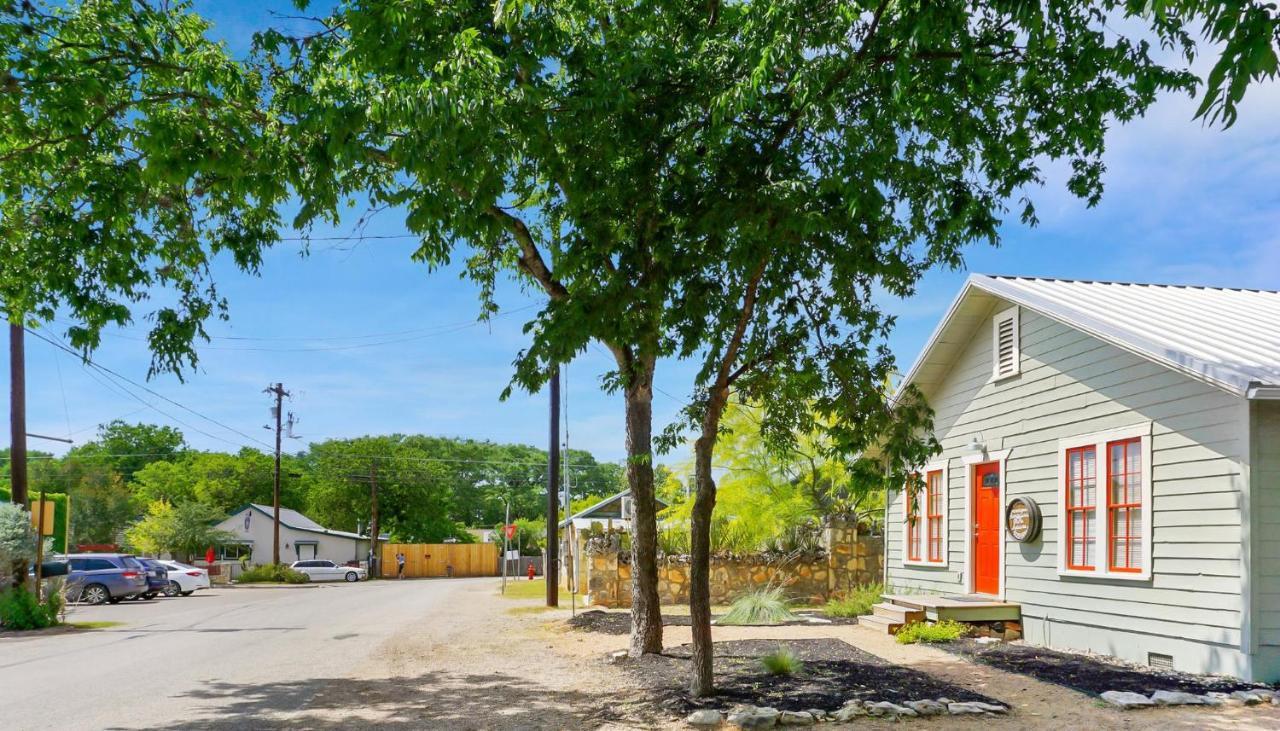 Bungalows On The Square- Unit 1 Wimberley Kültér fotó